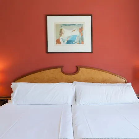 Urh Playa 4* סיטגס