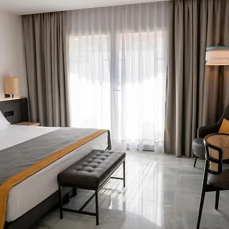 Otel Urh Playa Sitges
